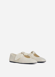 Leather Bow Flat in Ivory - CO Collections